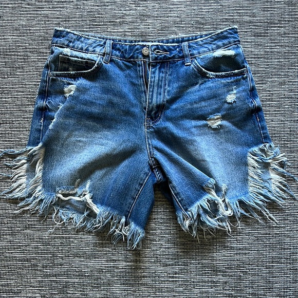 Size Medium Jean Shorts - Picture 1 of 2